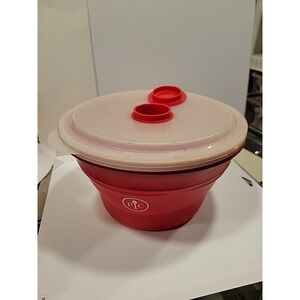 Pampered Chef Family Size Microwave Popcorn Maker.